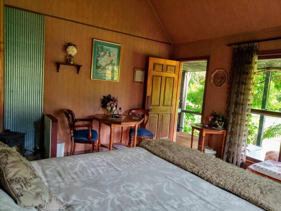 Warm Earth Cottages Aongatete Екстер'єр фото